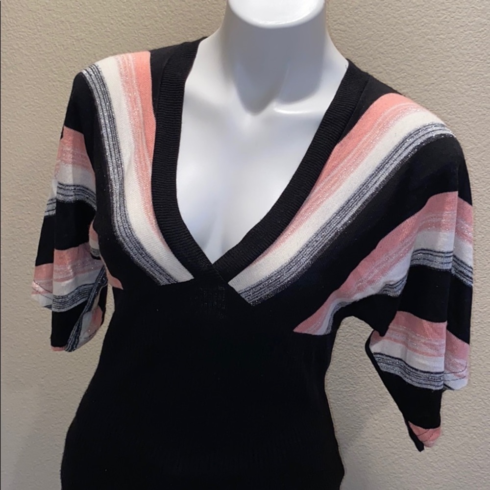 ABSOLUTELY  CREATIVE WORLD WIDE Sweater Top